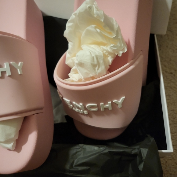 Authentic Givenchy slide - Picture 5 of 6